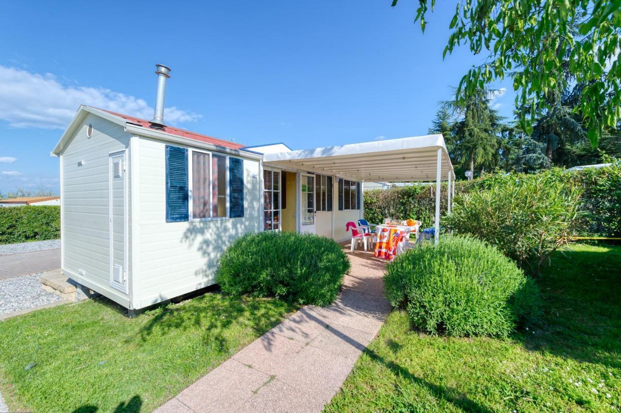 San Benedetto Camping Relais Peschiera del Garda Exterior photo