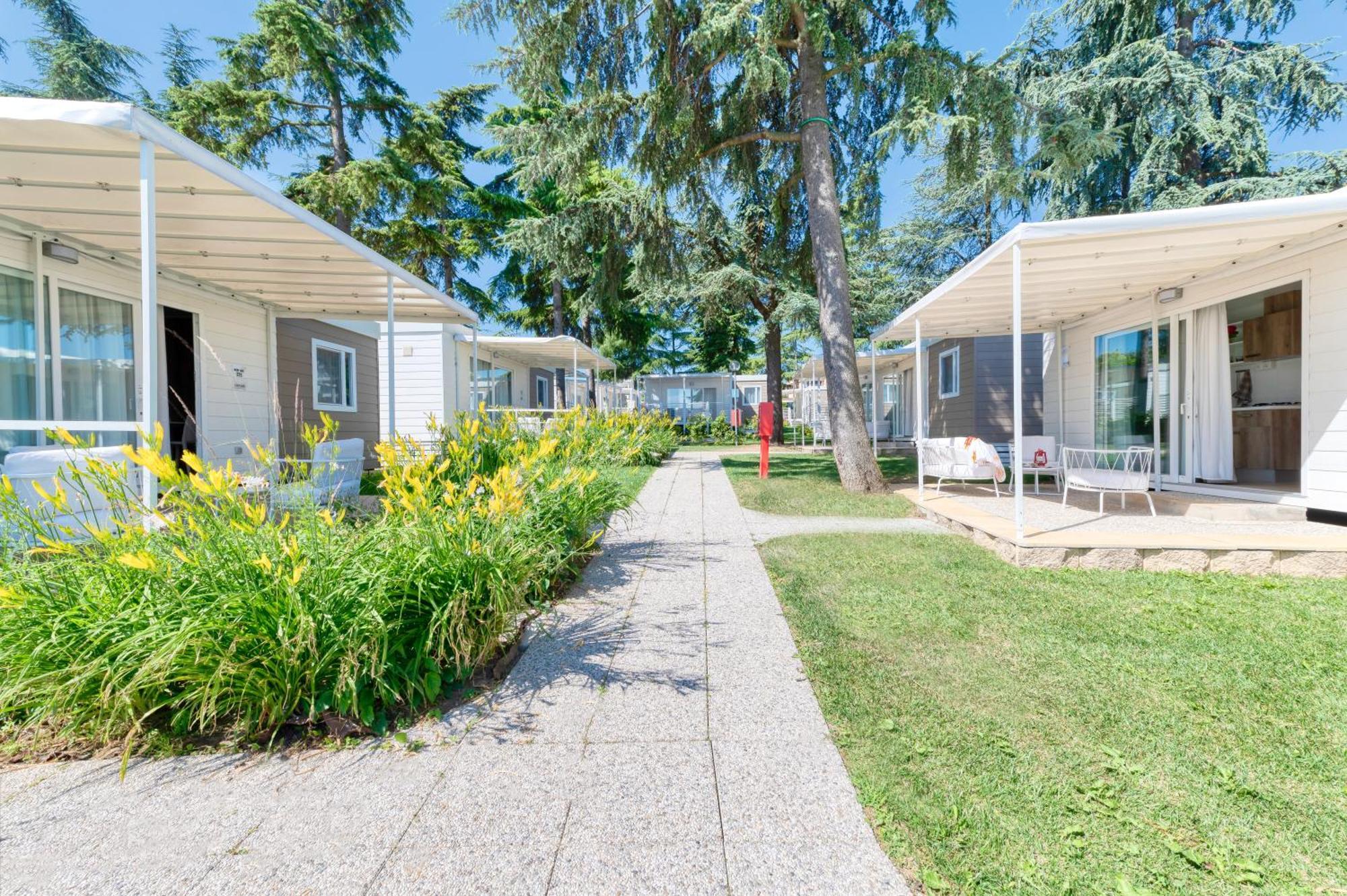 San Benedetto Camping Relais Peschiera del Garda Exterior photo